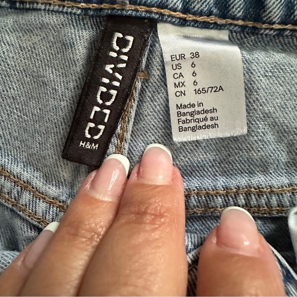 H&M Divided Cargo Jeans Mid Rise Straight Leg Utility Denim Size 6 - Picture 4 of 12